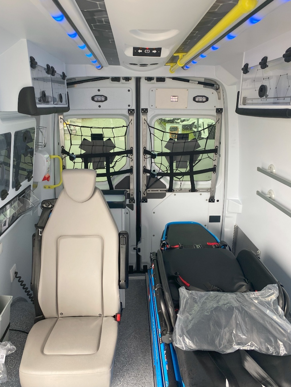 Far-UVC integrated in an ambulance patient compartment