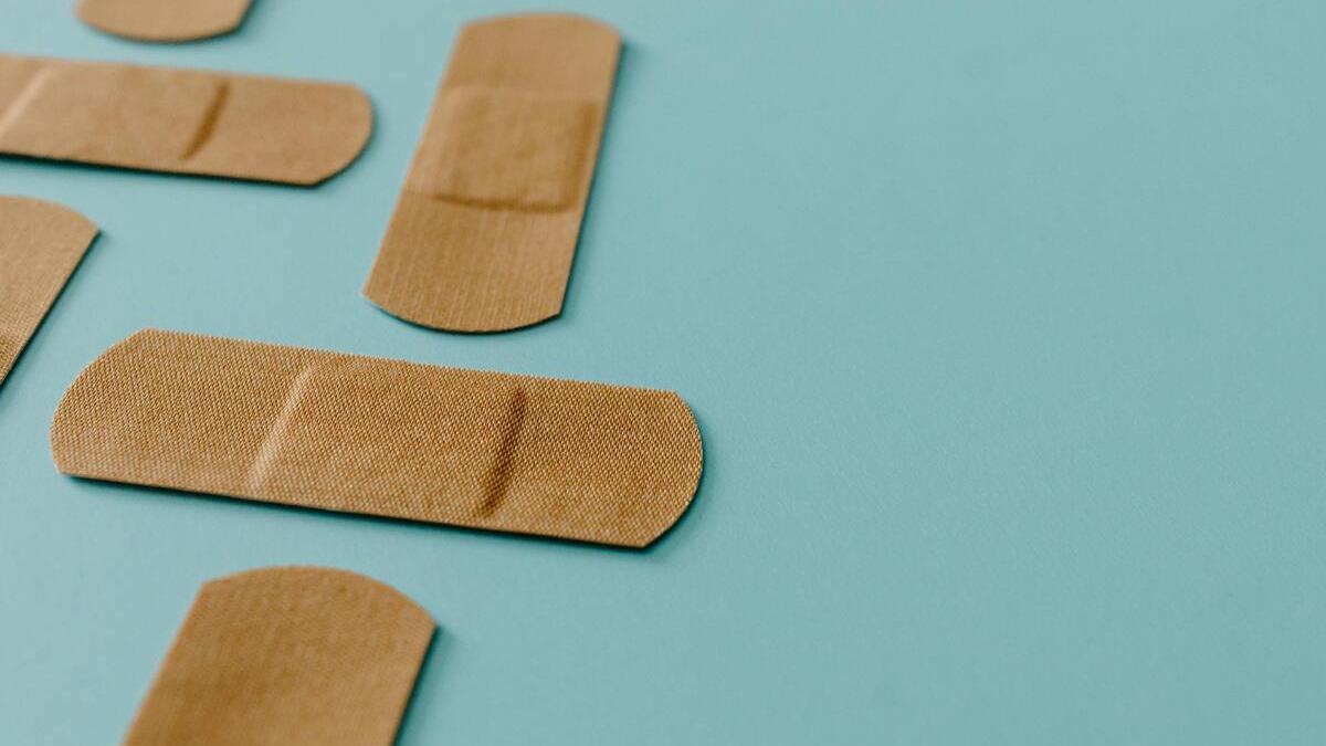 Advancing Wound Healing and Infection Control with Far-UVC